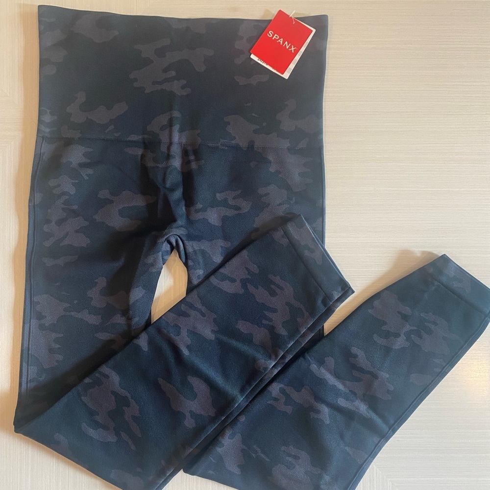 SPANX NWT Leggings